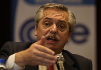 El candidato del Frente de Todos dijo que Macri "intenta mover el consumo y eso no está mal, pero de este modo es muy riesgoso". Habló sobre una posible reunión con el presidente