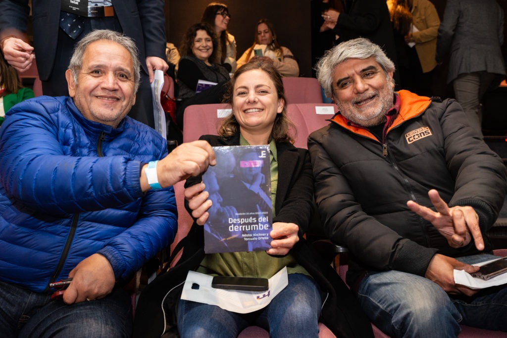 CON EL LIBRO PRESENTADO POR CRISTINA KIRCHNER, EL SECRETARIO GRAL DE LOS BANCARIOS,SERGIO PALAZZO, Y EL MINISTRO DE TRABAJO , WALTER CORREA. 